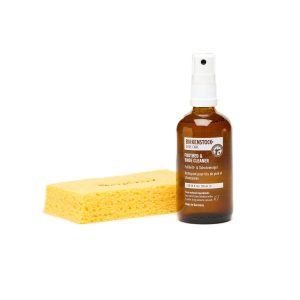 footbed-and-shoe-cleaner-detail-1-102767100.jpg